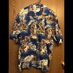 Men’s Original Hilo Hattie Hawaiian Floral Shirt